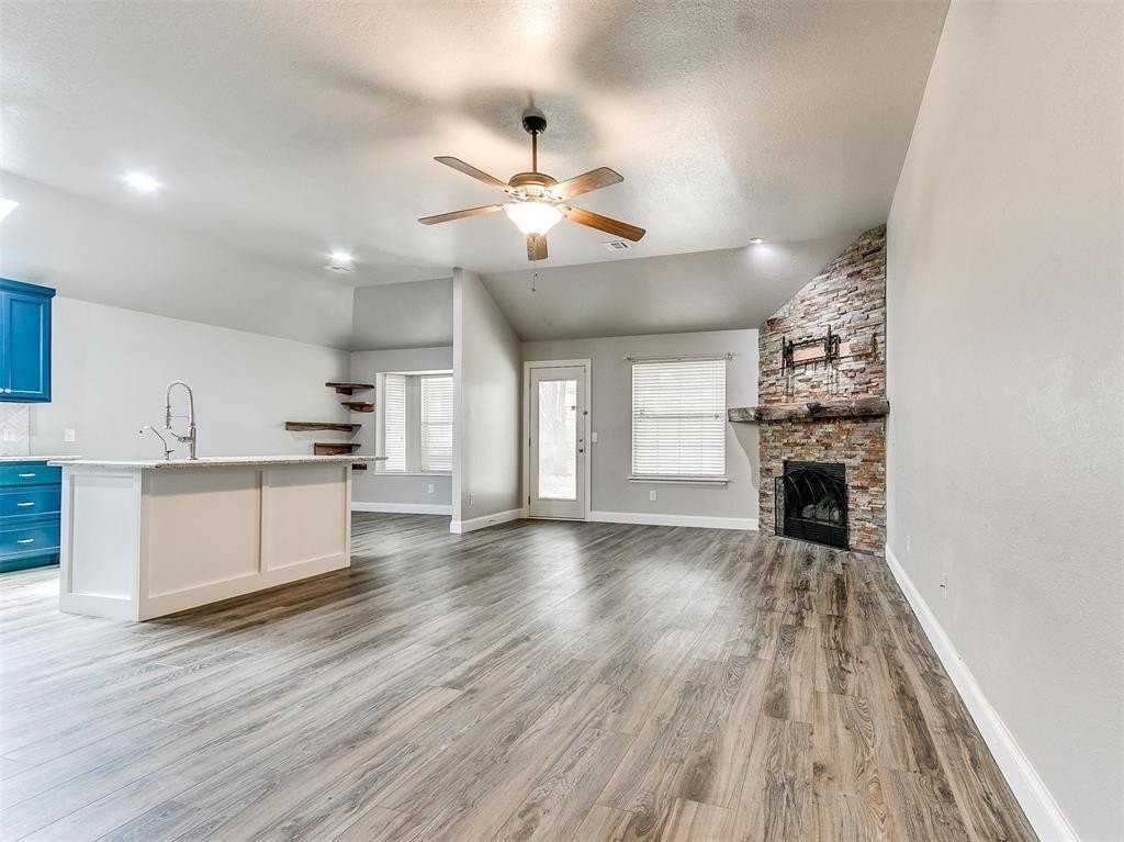 713 Night Hawk Dr - Photo 3 of 23