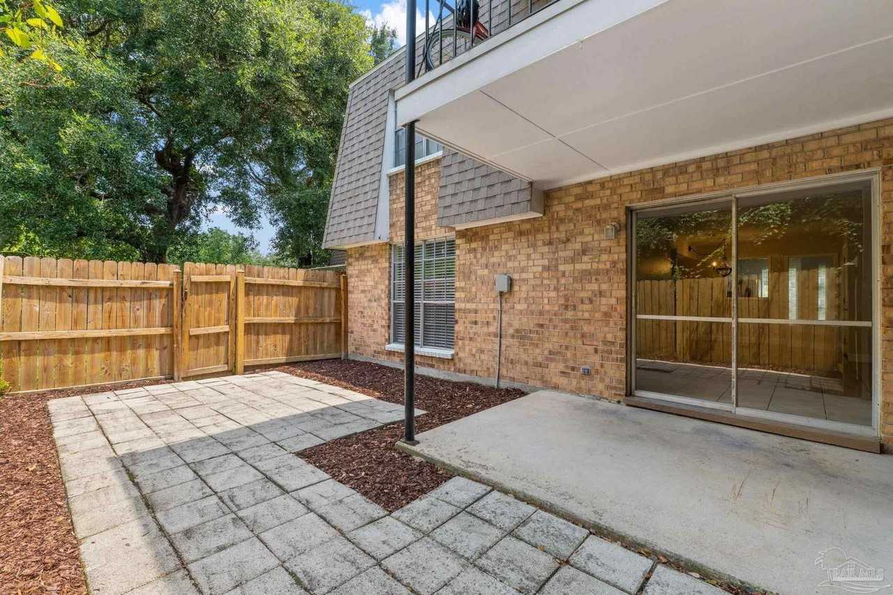 8101 Tippin Ave #F - Photo 3 of 35