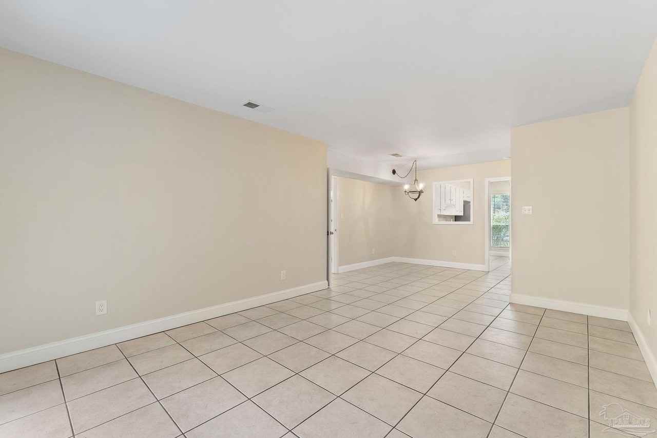 8101 Tippin Ave #F - Photo 4 of 35