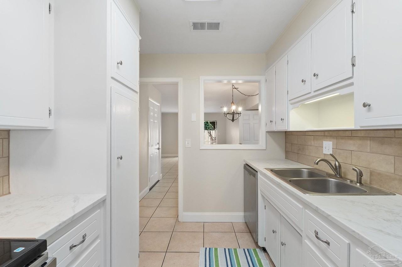 8101 Tippin Ave #F - Photo 5 of 35