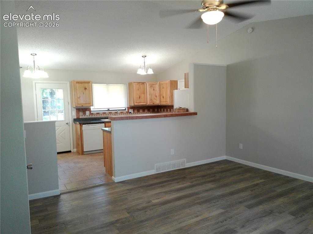 5030 Montebello Pl - Photo 4 of 26