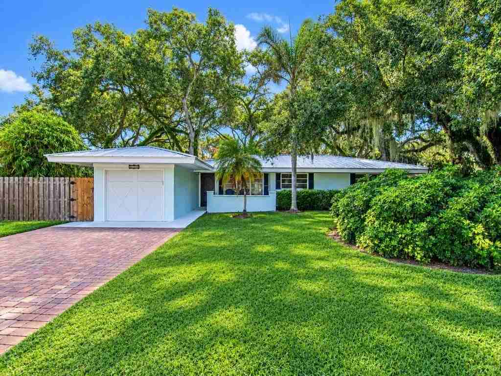 3006 Golfview Dr