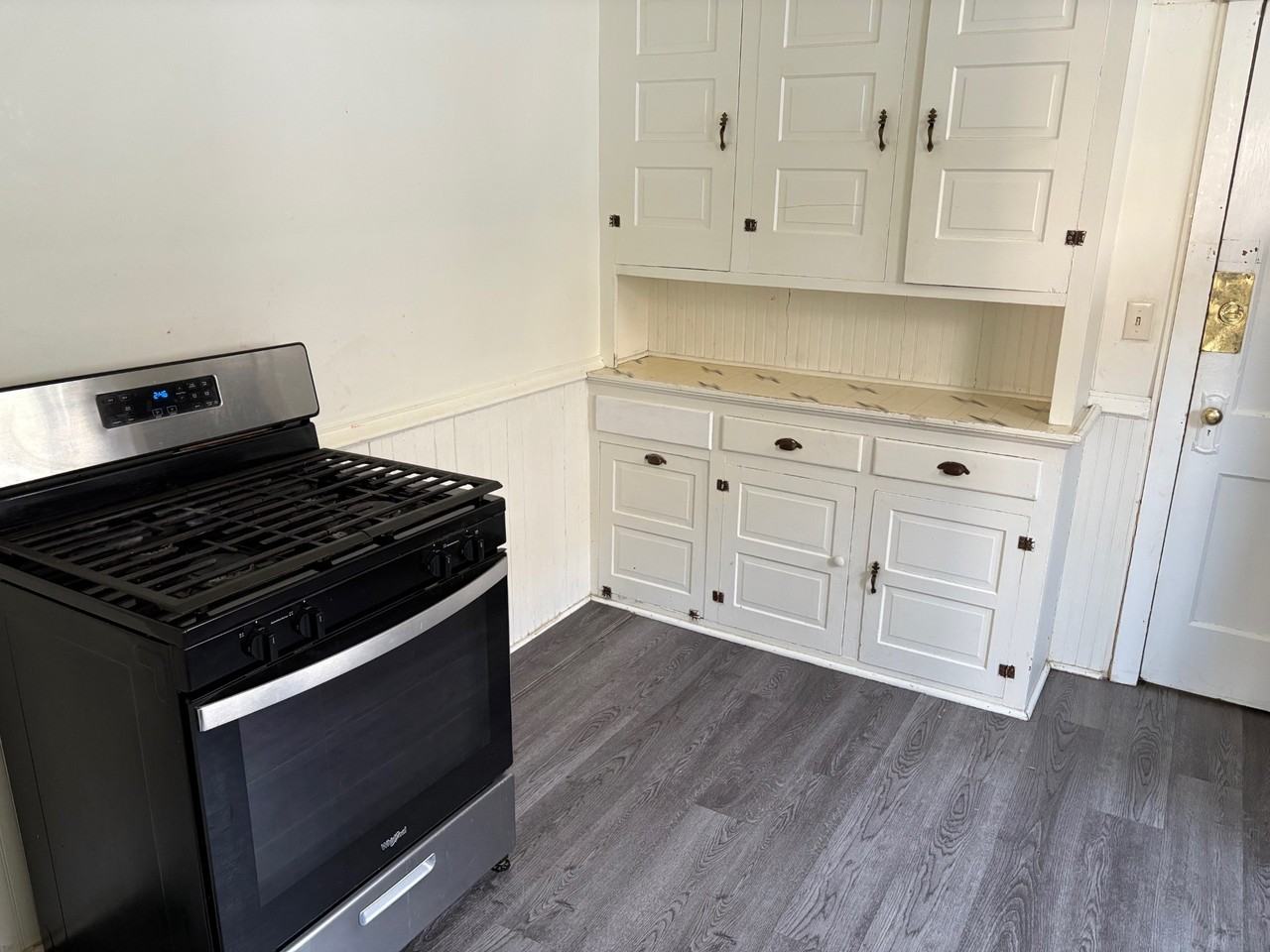 145 E 30th St #2 - Photo 4 of 8