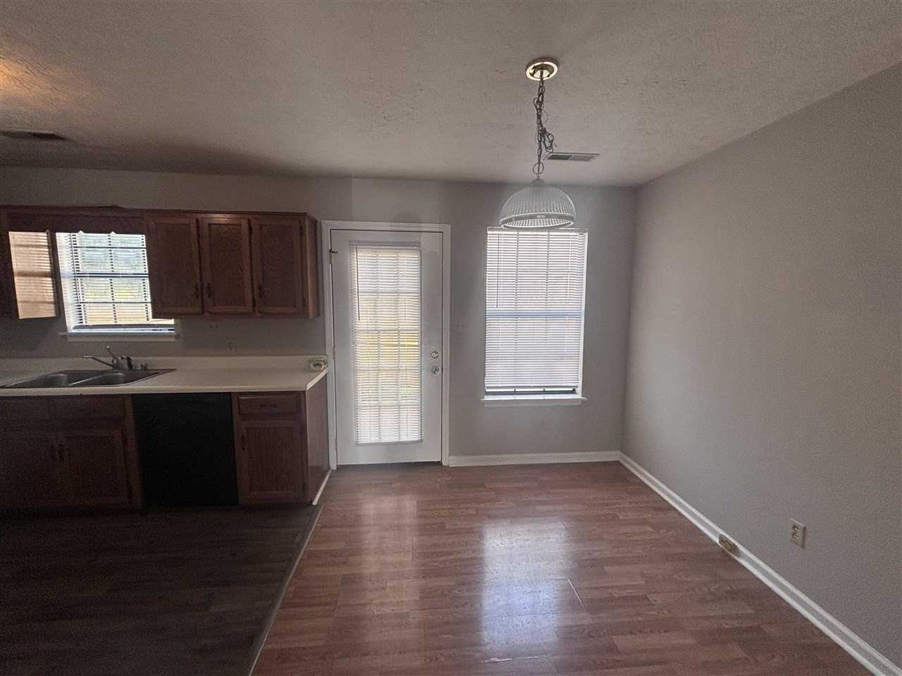 1746 Cave Mill Rd - Photo 3 of 8