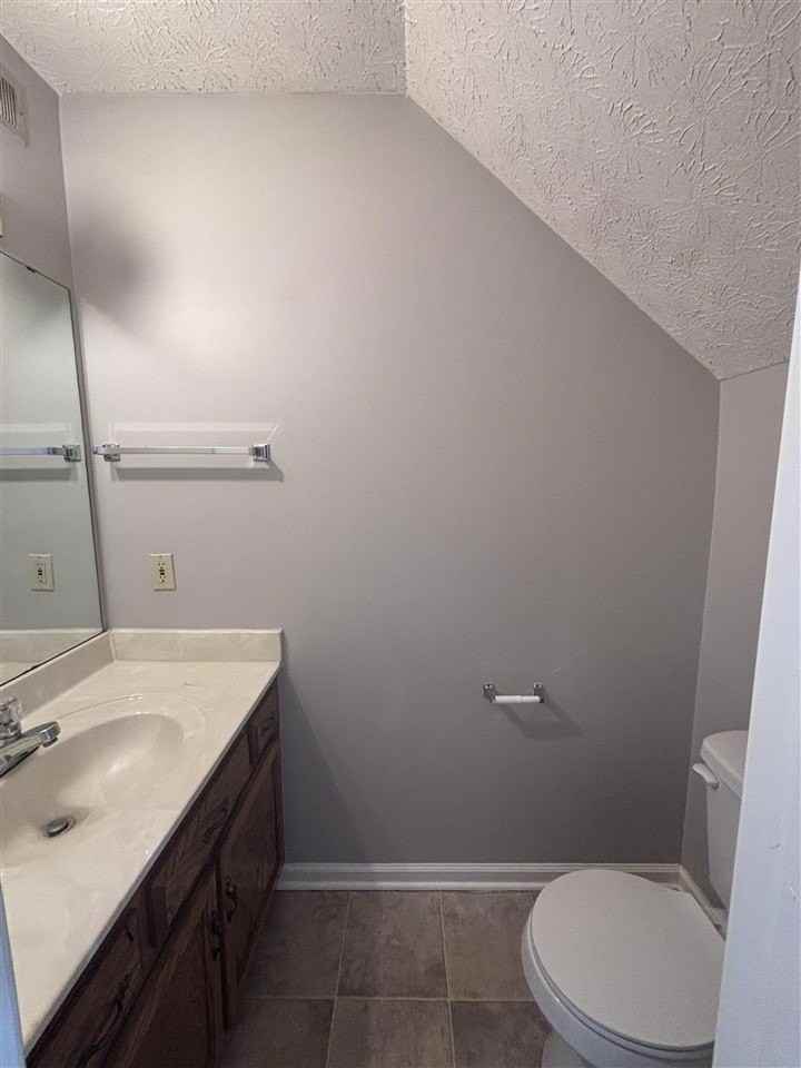 1746 Cave Mill Rd - Photo 5 of 8