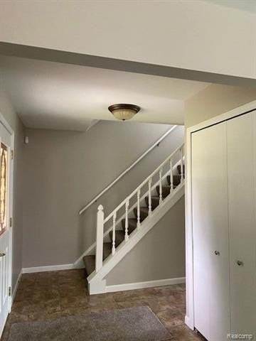 2301 Walnut Lake Rd - Photo 2 of 22