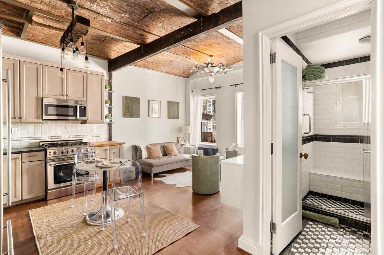205 W 57th St - Photo 2 of 10