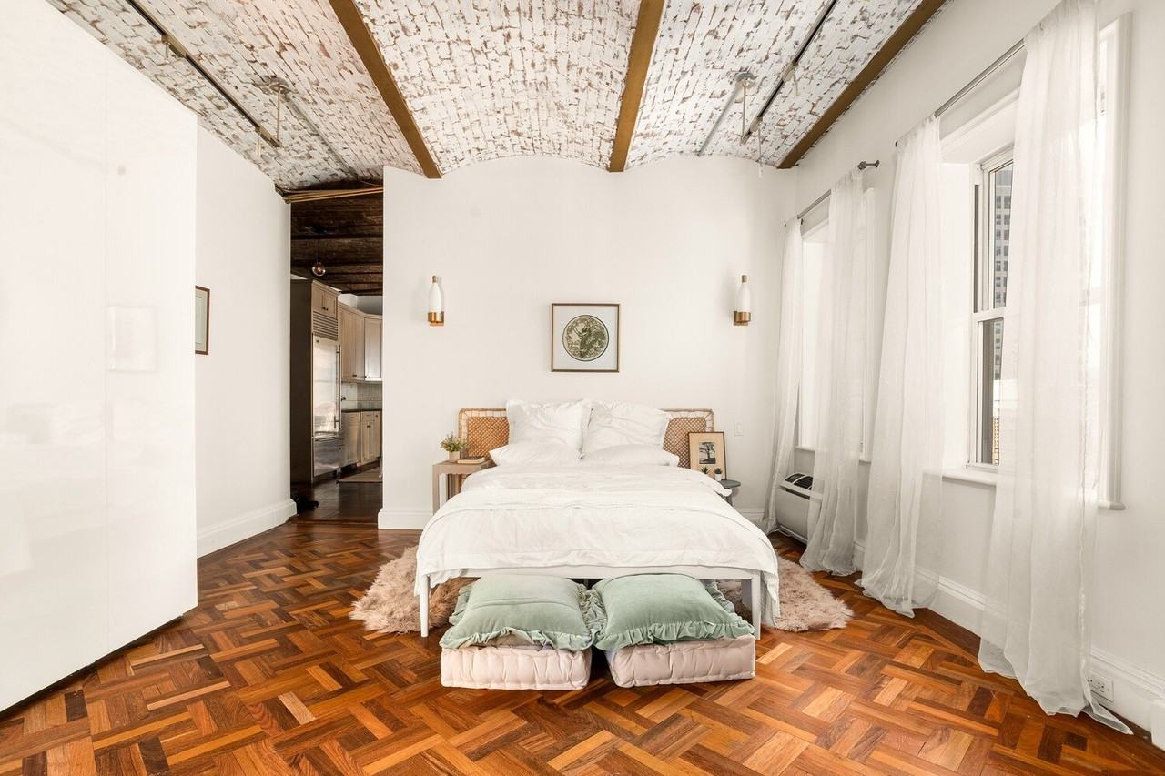 205 W 57th St - Photo 7 of 10