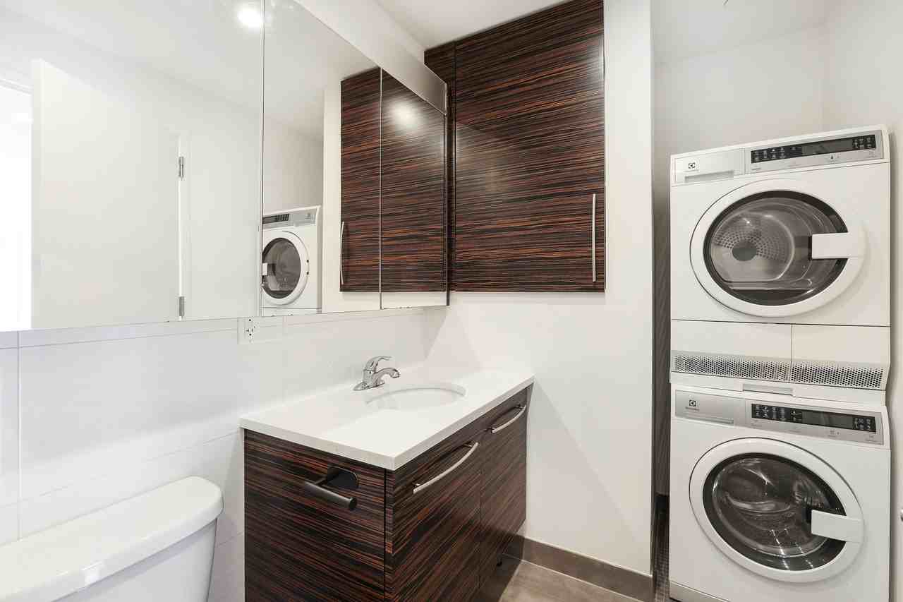 327 Manhattan Ave #1R - Photo 7 of 7