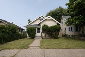 featured image of 3754 Dupont Ave N