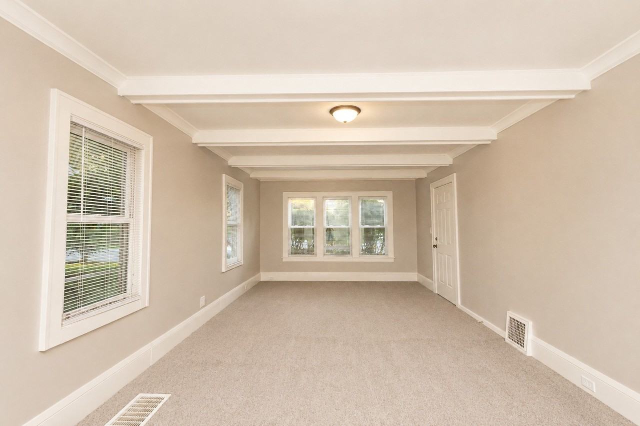 3754 Dupont Ave N - Photo 6 of 21
