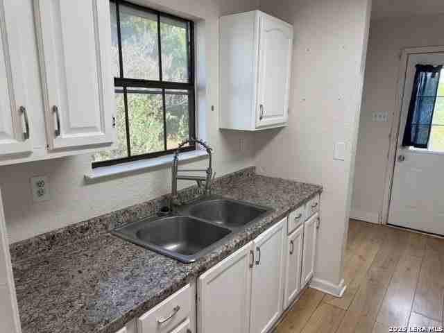 211 Rivertree - Photo 5 of 12