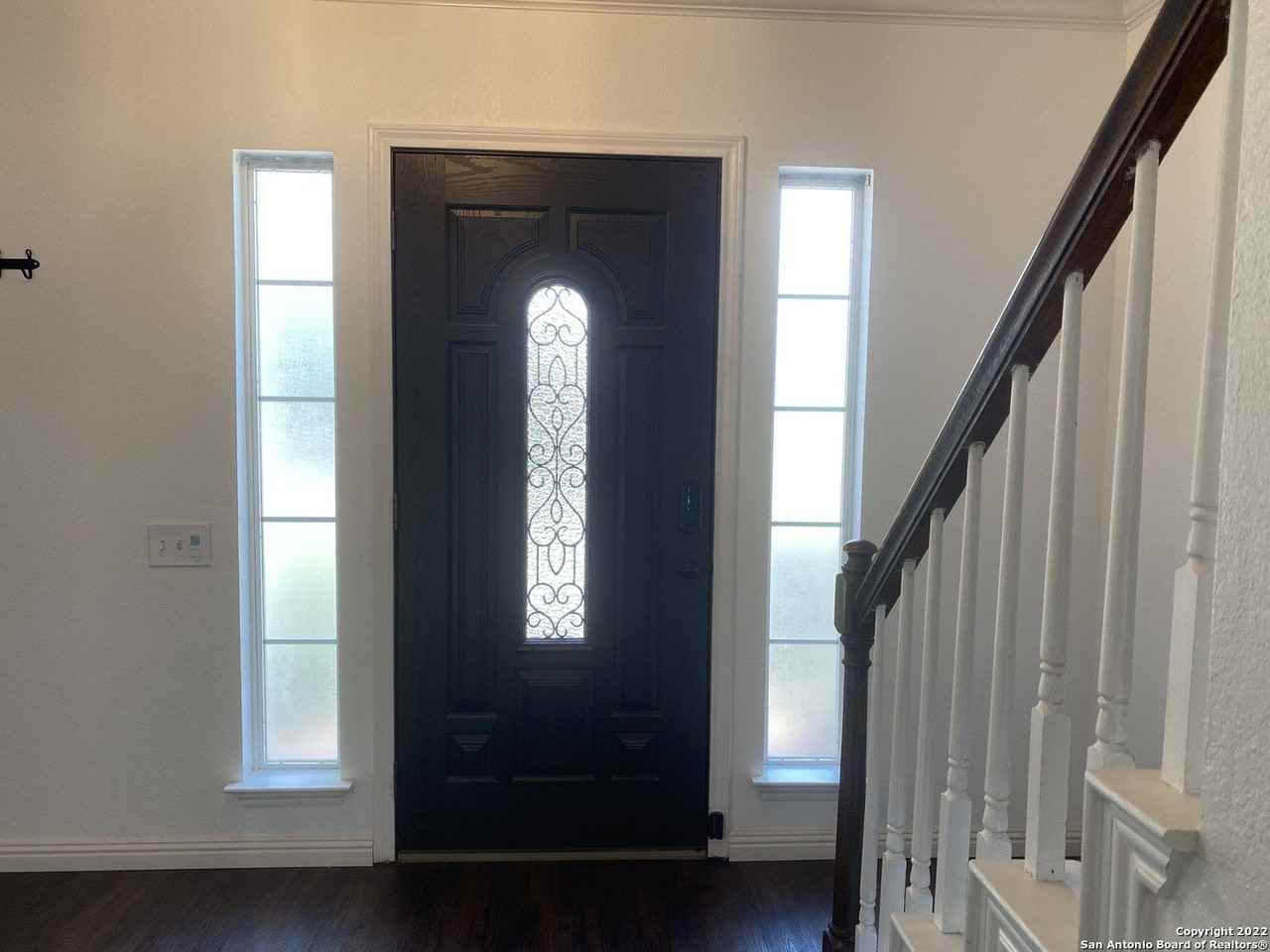 614 Stoneway Dr - Photo 3 of 16