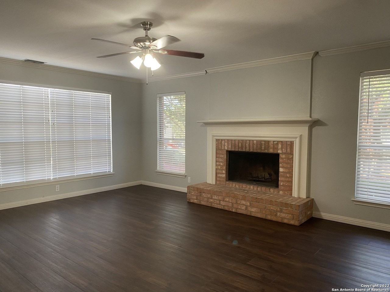 614 Stoneway Dr - Photo 4 of 16