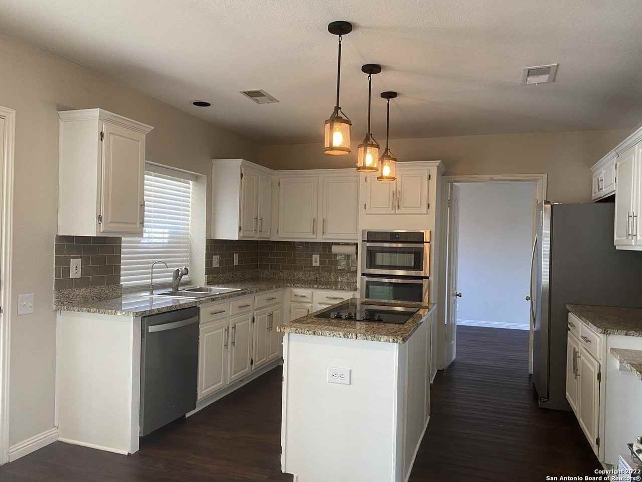 614 Stoneway Dr - Photo 6 of 16