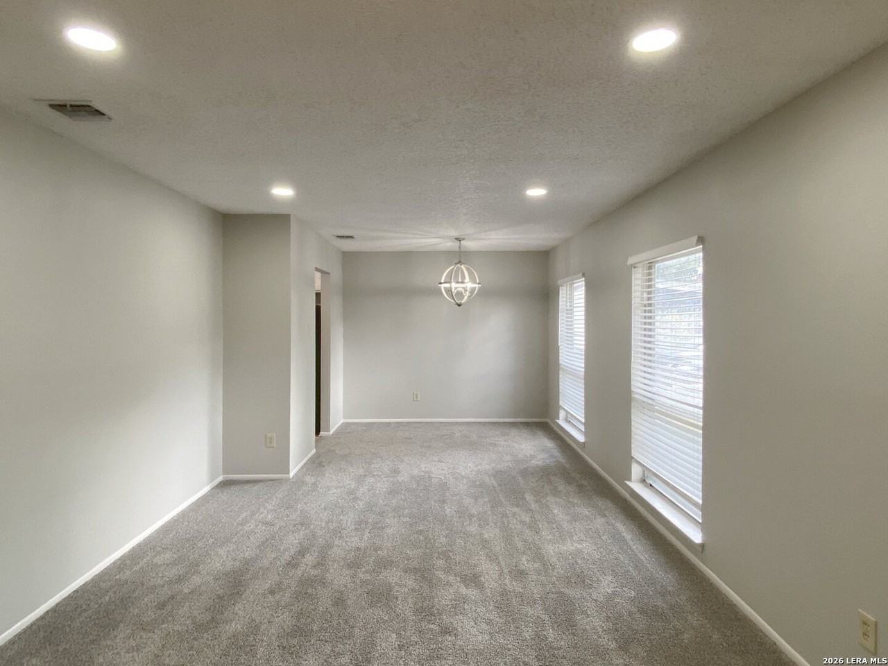 7146 Spring Grove St - Photo 5 of 22