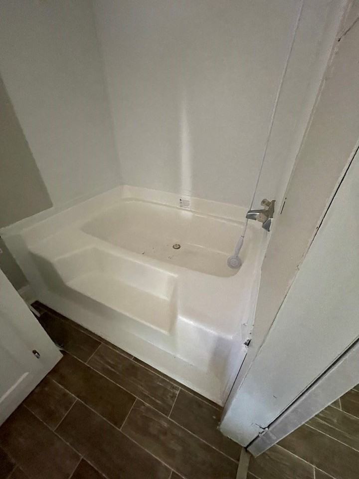 216 Morgan St - Photo 4 of 8