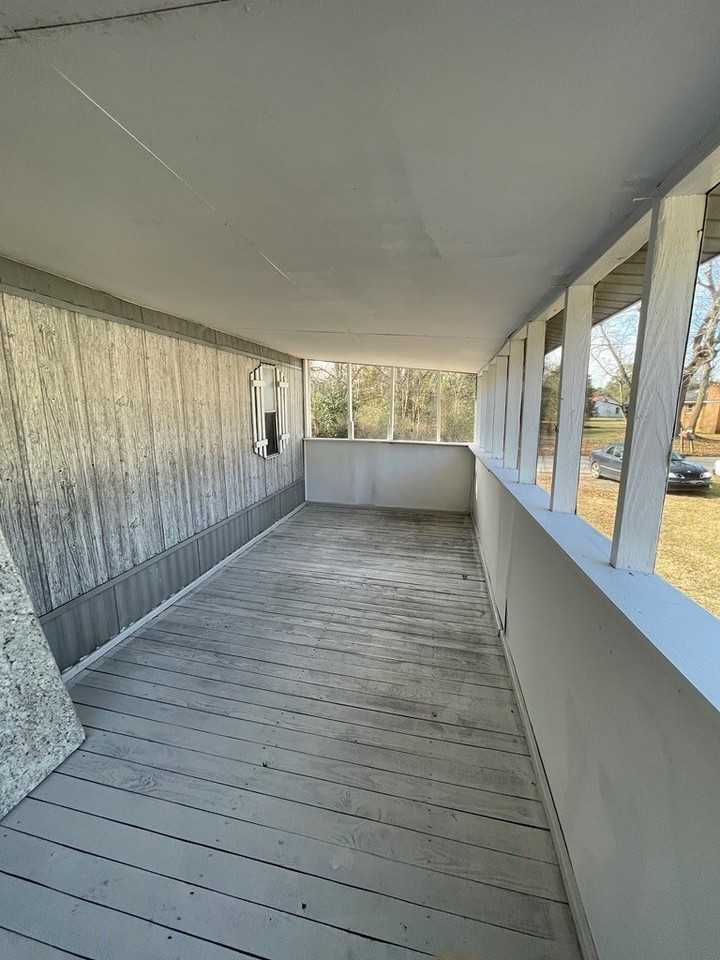 216 Morgan St - Photo 5 of 8