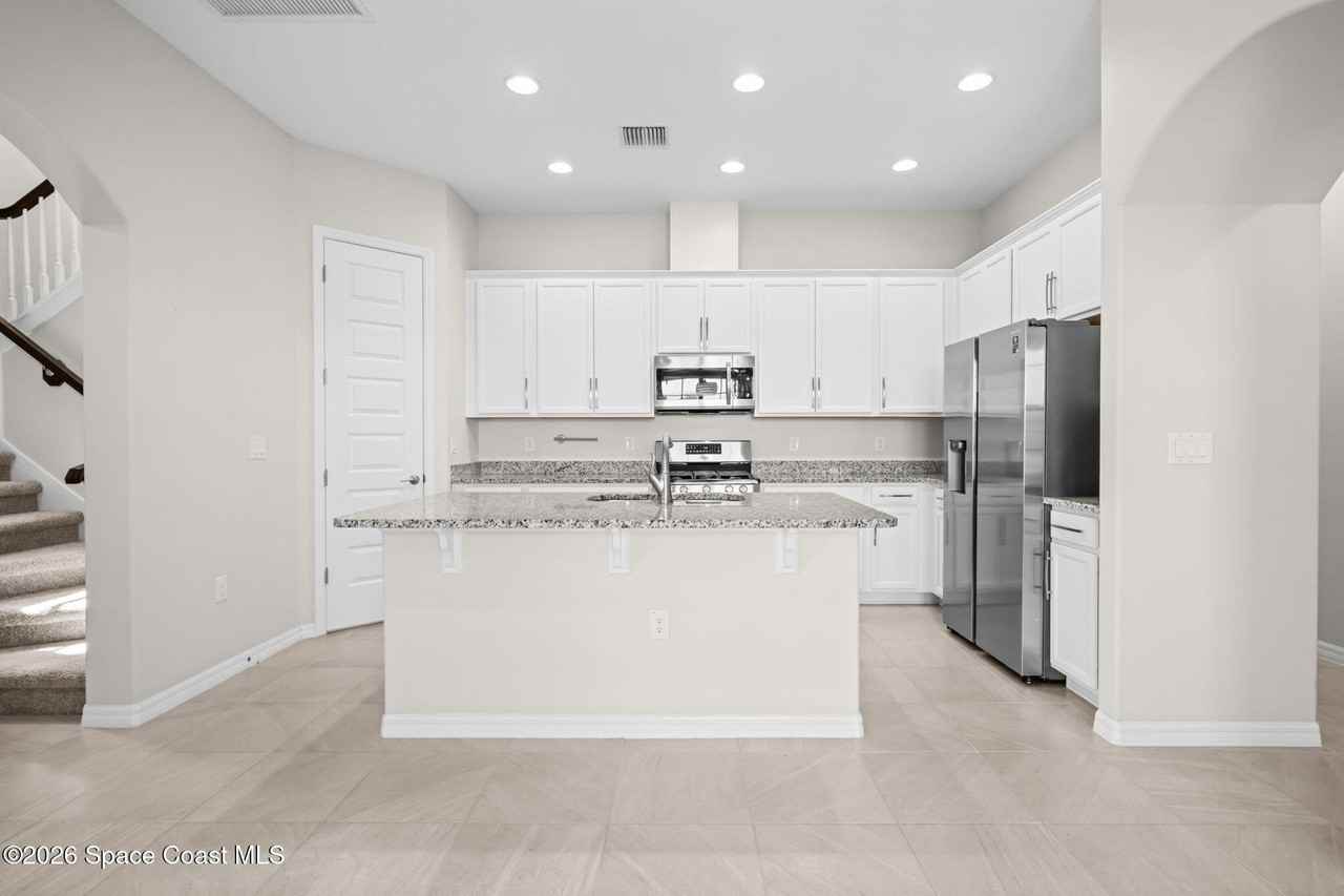 8008 Gullen Dr - Photo 5 of 46