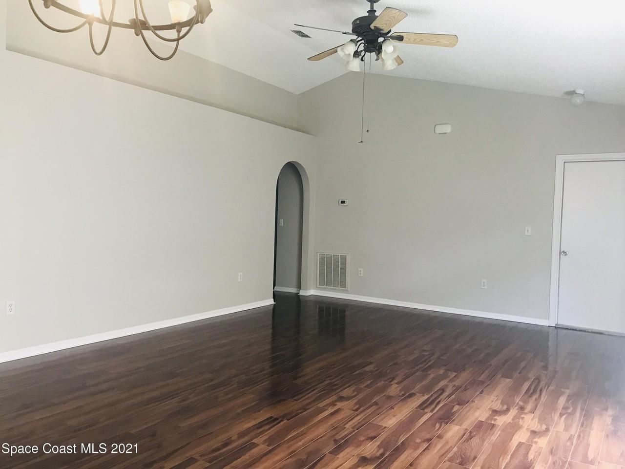 2824 Maderia Cir - Photo 3 of 10