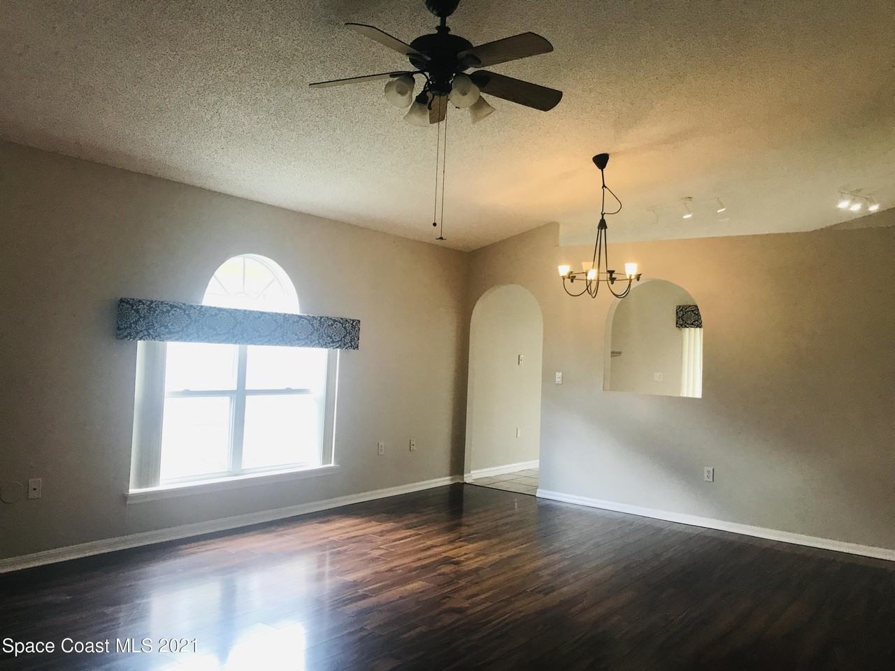 2824 Maderia Cir - Photo 4 of 10