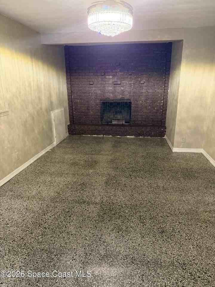 1601 Virginia Dr - Photo 3 of 19