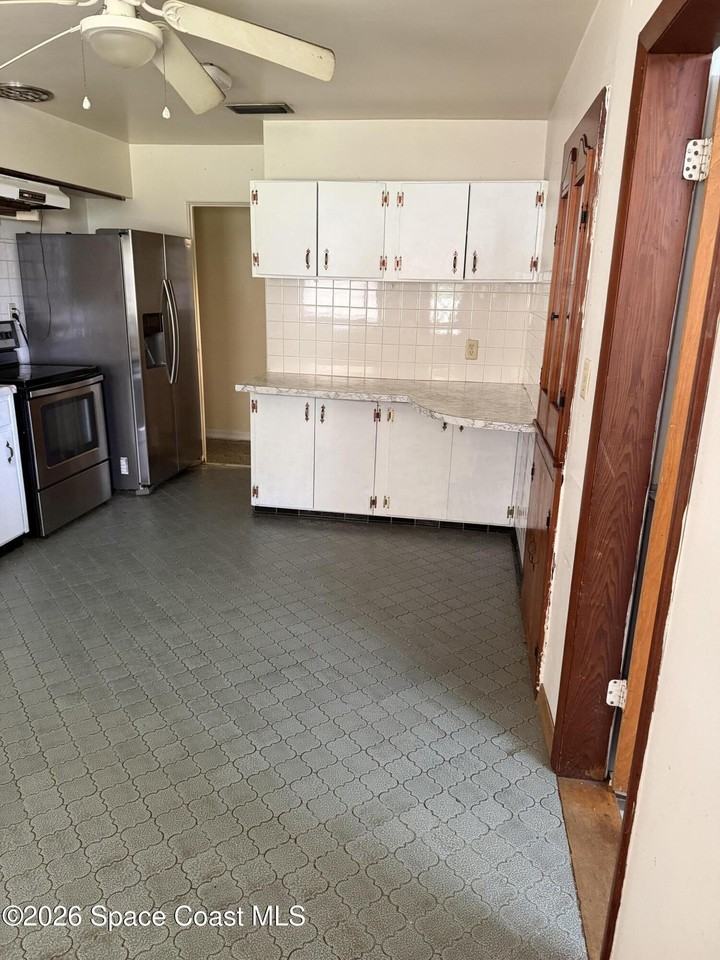1601 Virginia Dr - Photo 7 of 19