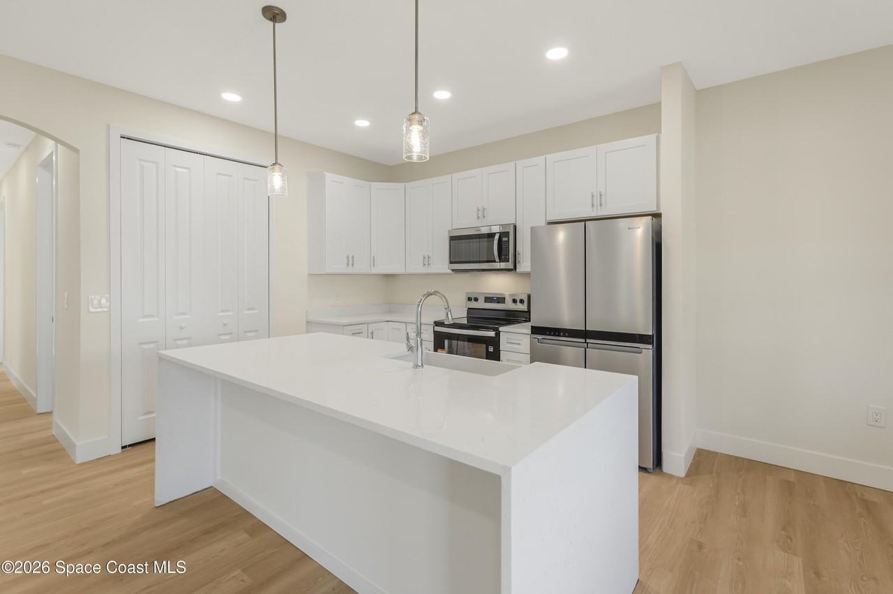 1319 Schneider St Sw - Photo 7 of 34