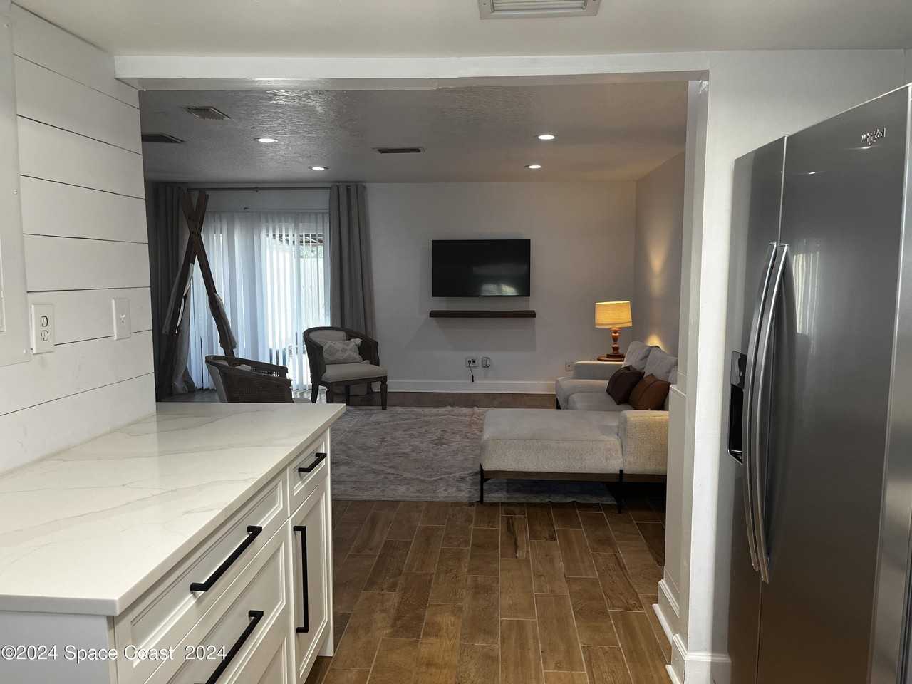1003 Ashley Ave - Photo 5 of 14
