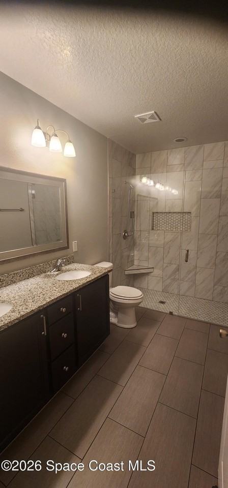 92 Clemente Dr - Photo 3 of 33