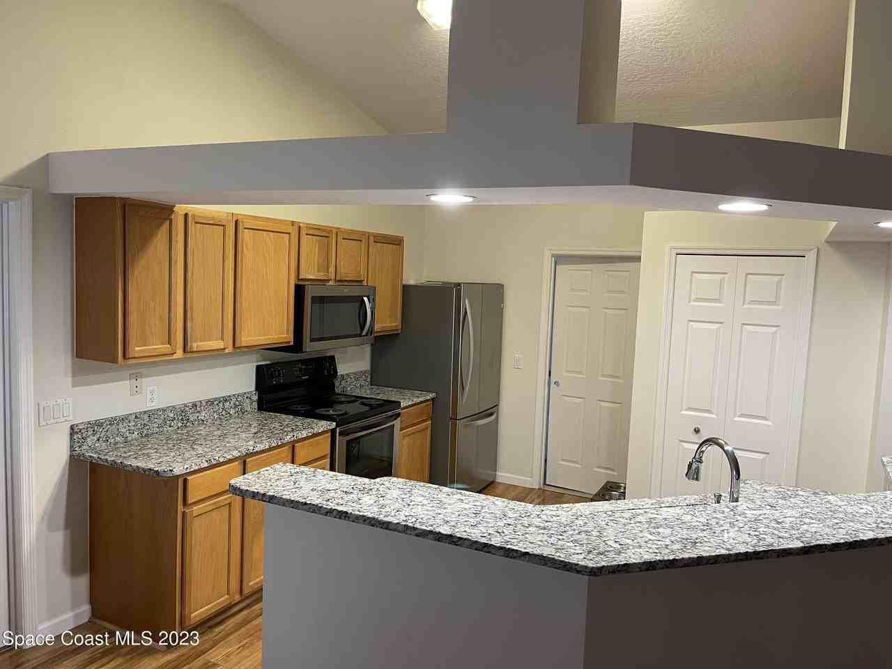 1738 Loquat Ct Nw - Photo 3 of 28