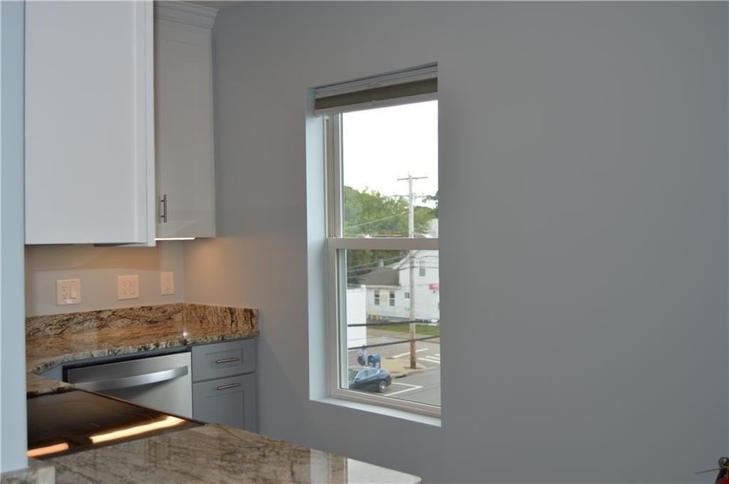 581 Central Ave #3R - Photo 2 of 9