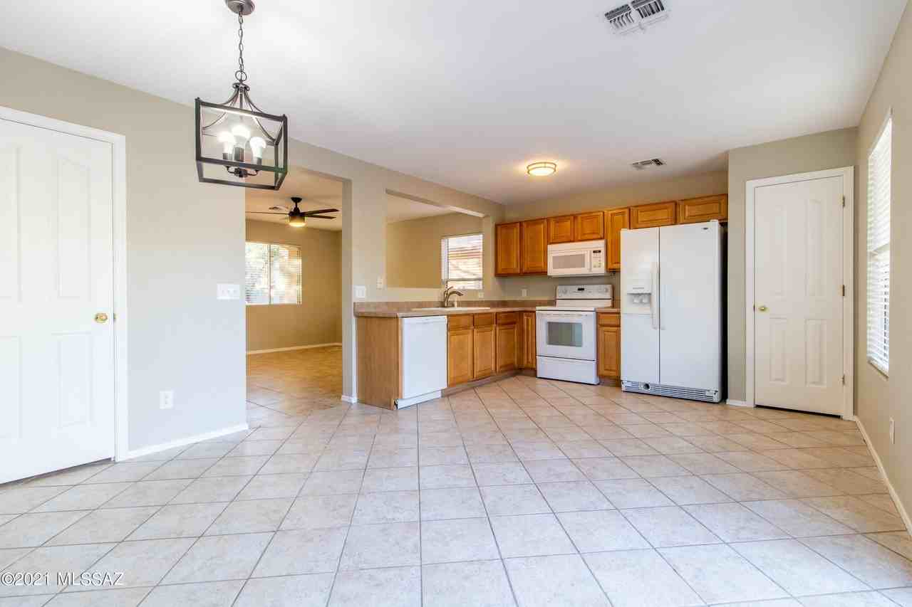 7043 S Gull Ln - Photo 5 of 19