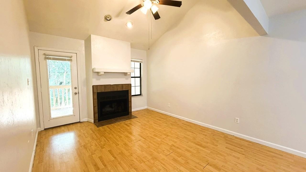 1104 Greentree Ct #H - Photo 3 of 36