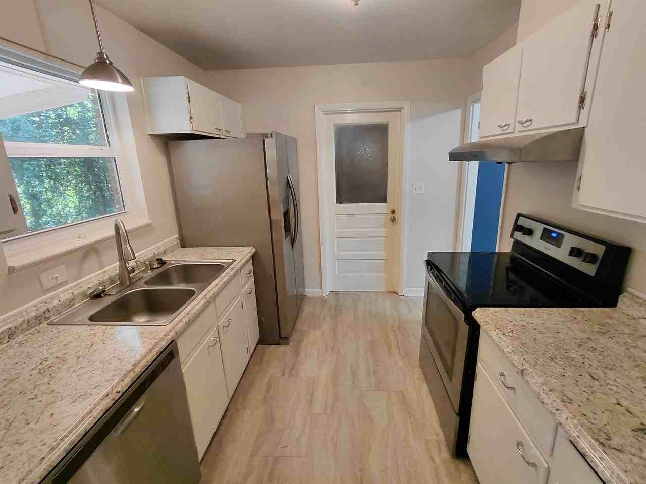 2106 Scenic Rd - Photo 6 of 19