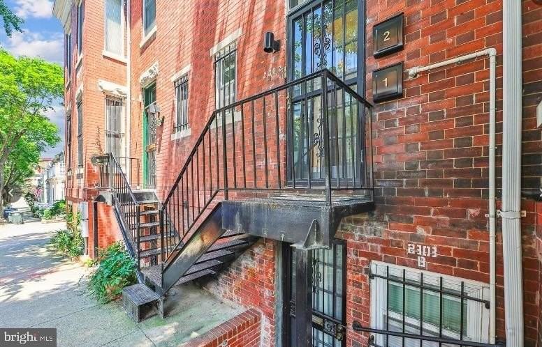 2303 17th St Nw #B - Photo 2 of 17