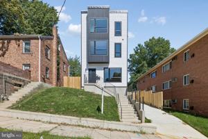 featured image of 5046 Astor Pl Se