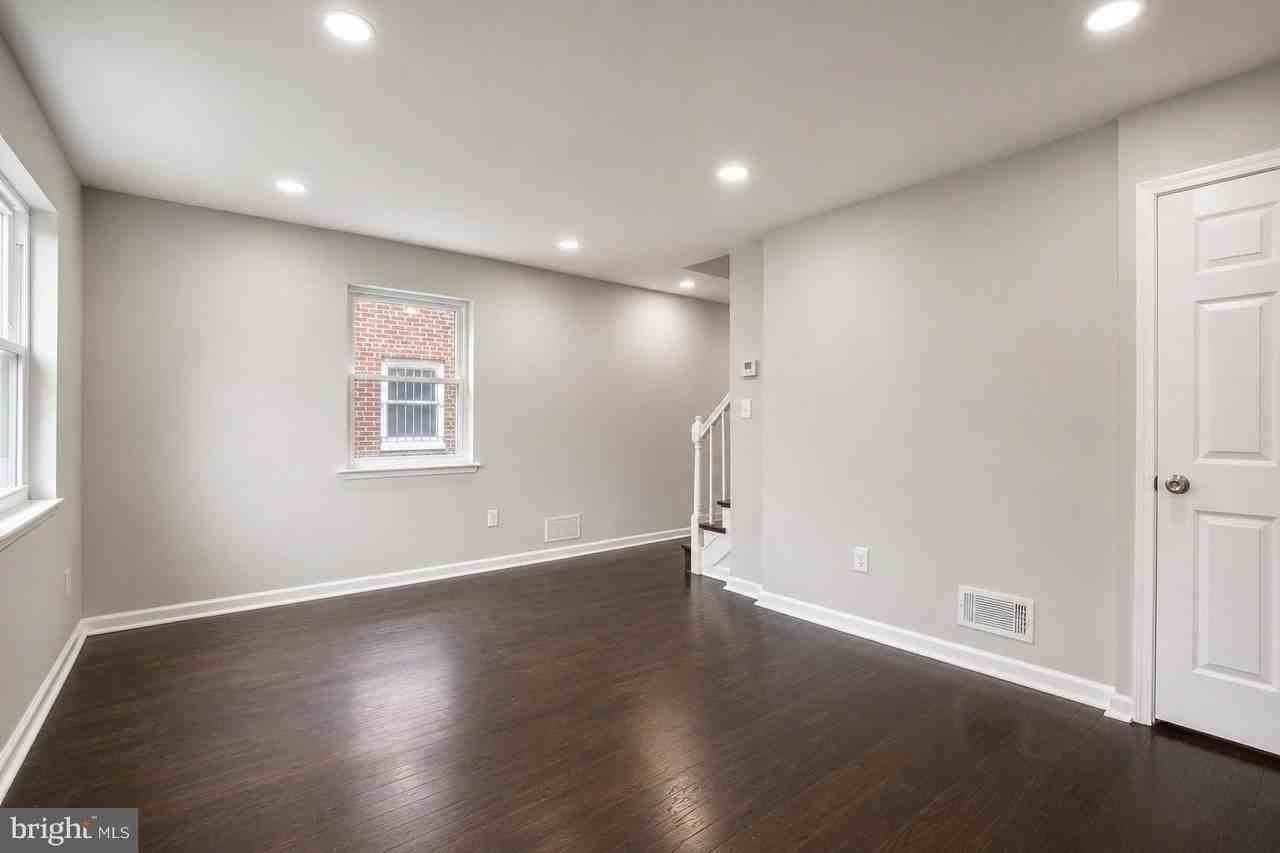 4609 E Capitol St Se - Photo 6 of 34