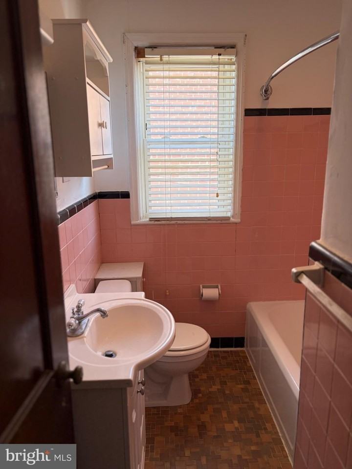 1403 Beech St - Photo 7 of 7