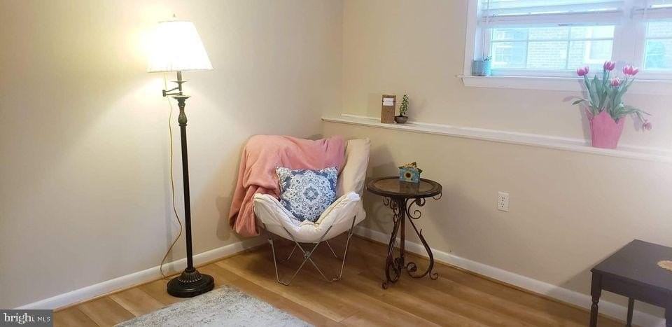 580 Knollwood Rd - Photo 6 of 10