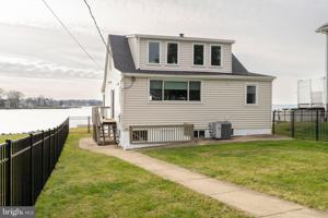 featured image of 7609 Iroquois Ave
