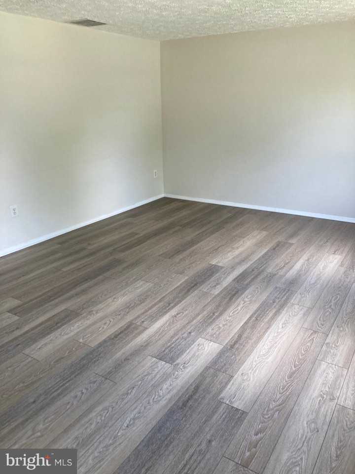 6632 Pebble Ct - Photo 3 of 27