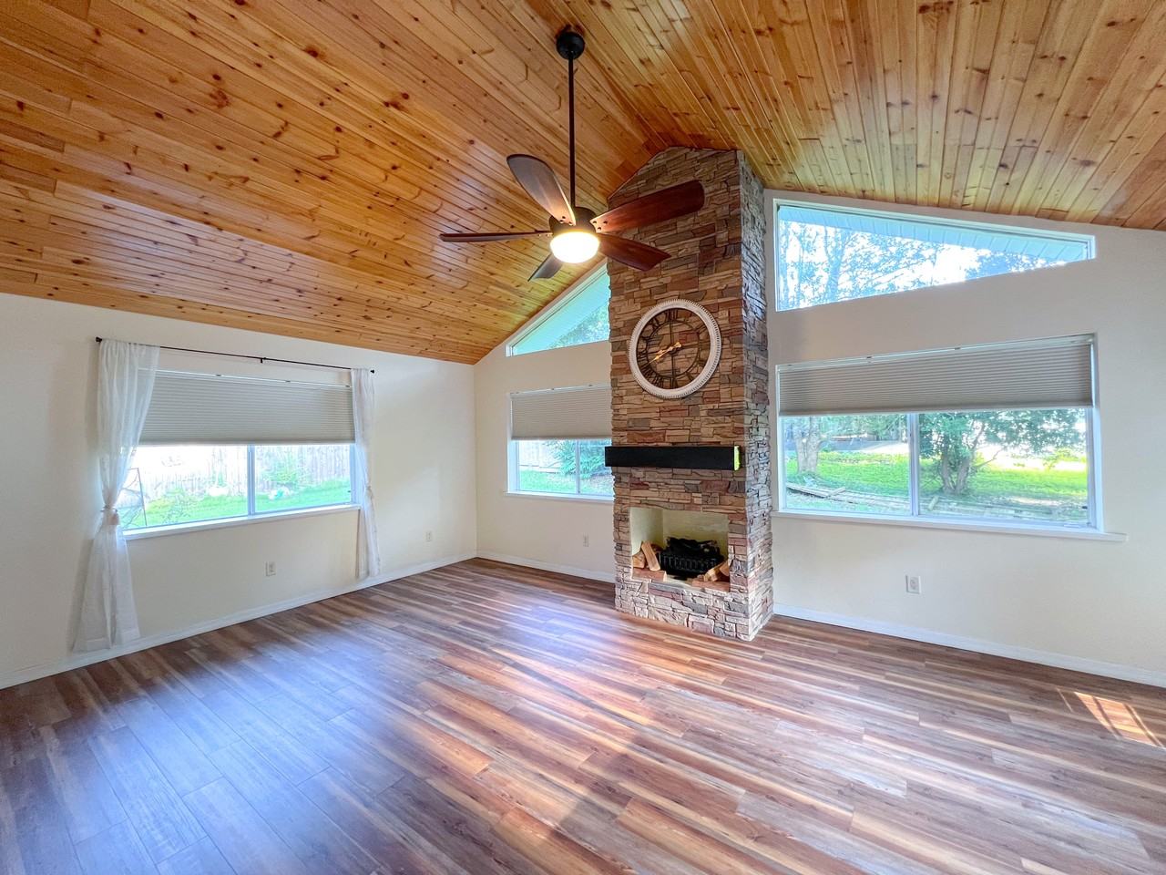 7516 Nw 36th Ave #1 - Photo 5 of 17