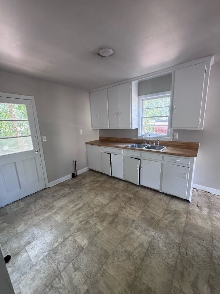 216 Crawford Ave #1 - Photo 2 of 12