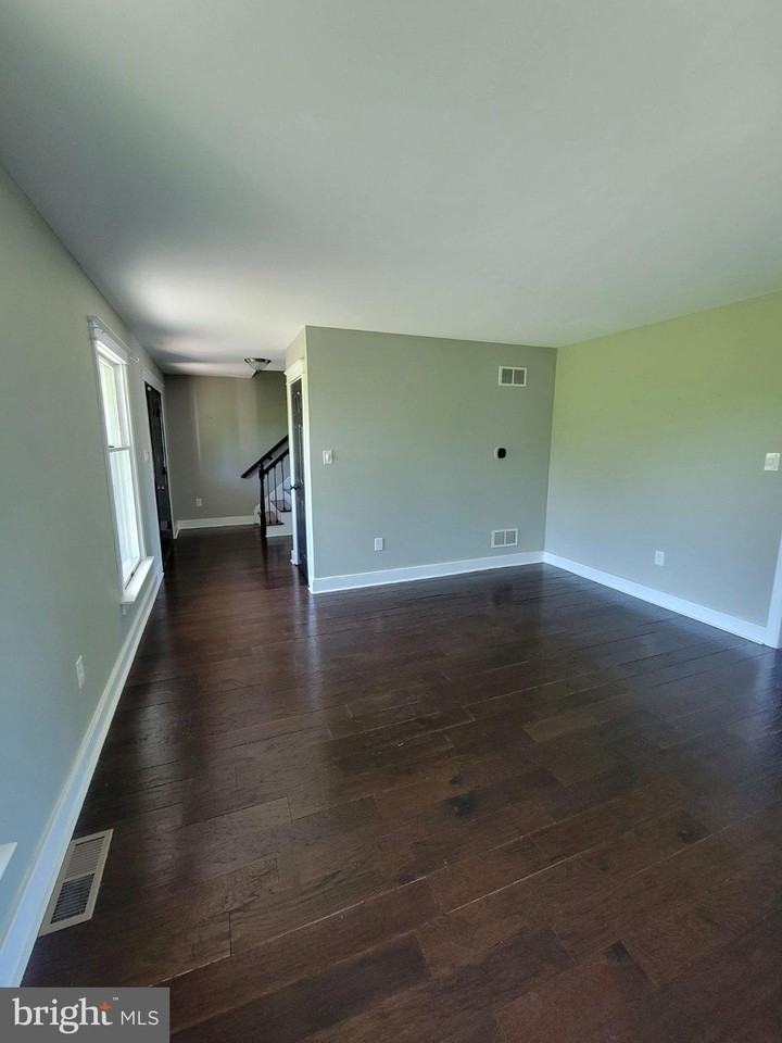 328 Township Line Rd - Photo 3 of 43