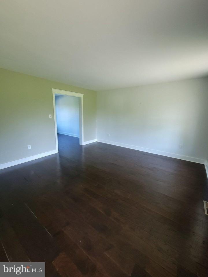 328 Township Line Rd - Photo 5 of 43