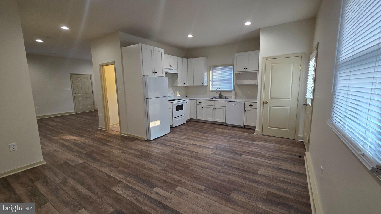 147 S Main St #2 - Photo 3 of 24
