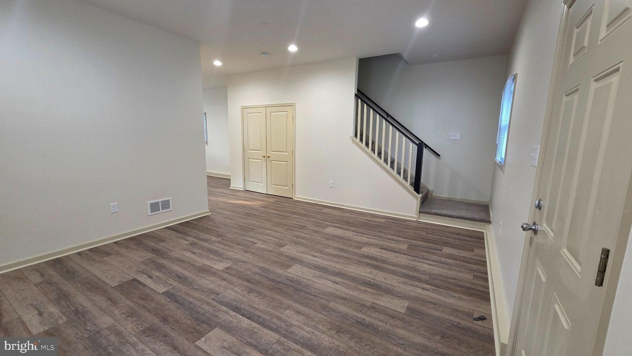 147 S Main St #2 - Photo 5 of 24