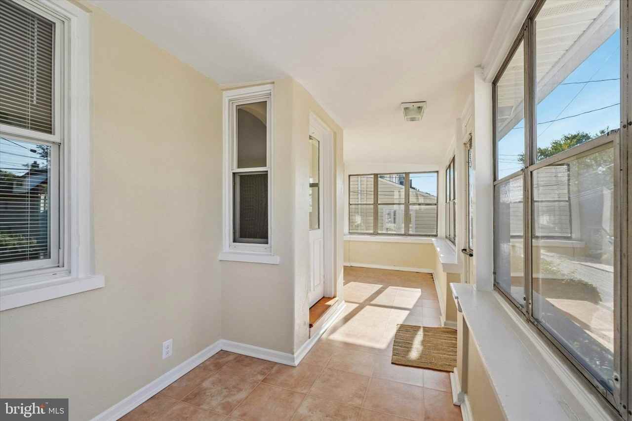 201 Simpson Rd - Photo 6 of 26