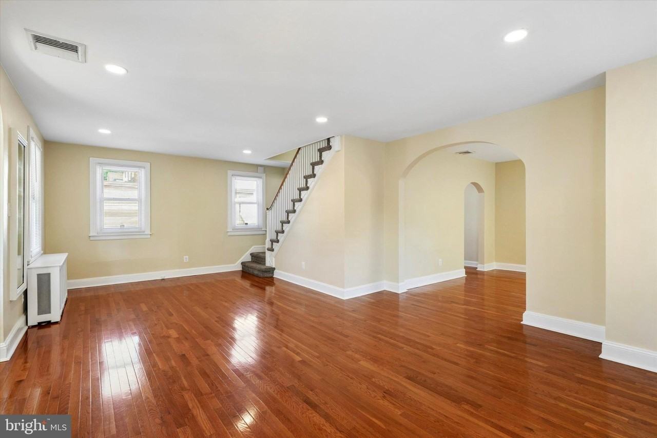 201 Simpson Rd - Photo 3 of 26
